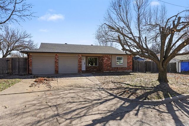 2808 N Shannon Avenue, Bethany, OK 73008