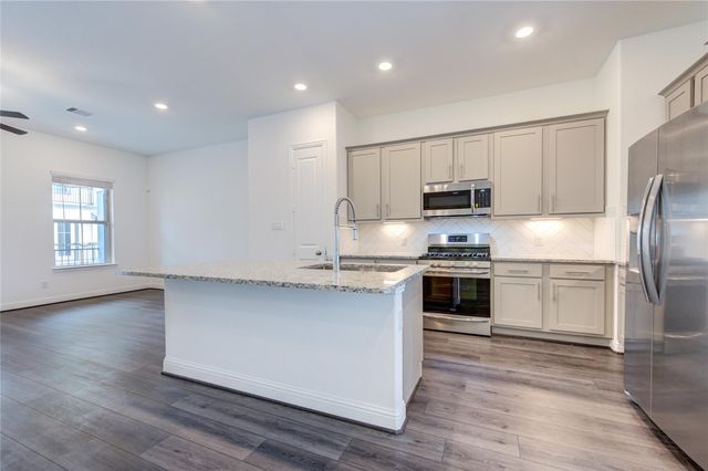 1417 Adell Rose Ln, Houston, TX 77043