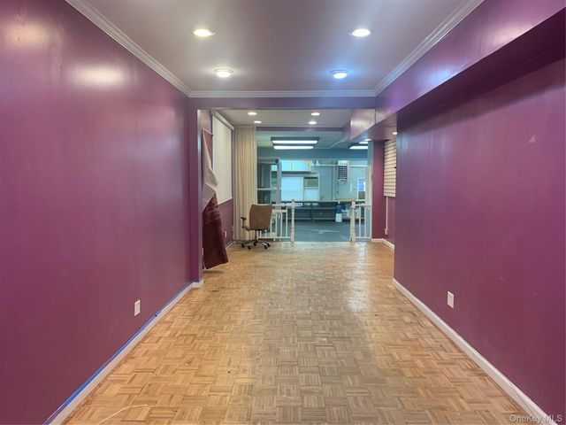 10 Willowdale Avenue D, Port Washington, NY 11050