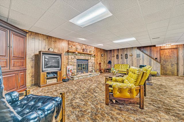 2608 Loch Haven DR, Roanoke, VA 24019