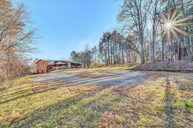 2608 Loch Haven DR, Roanoke, VA 24019