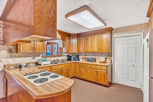 2608 Loch Haven DR, Roanoke, VA 24019
