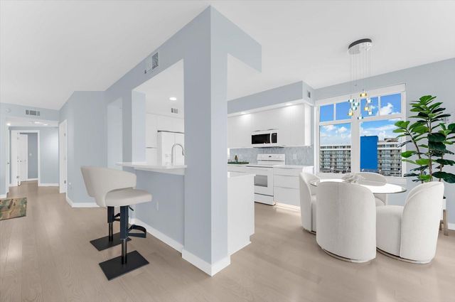 10 PAPAYA STREET 701, Clearwater Beach, FL 33767