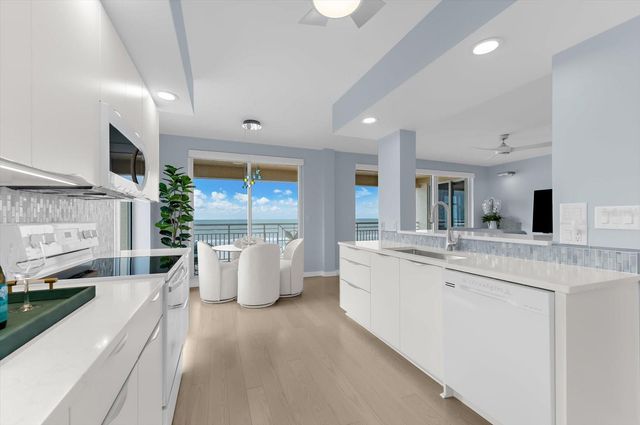 10 PAPAYA STREET 701, Clearwater Beach, FL 33767