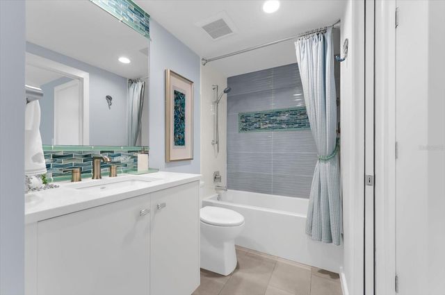 10 PAPAYA STREET 701, Clearwater Beach, FL 33767