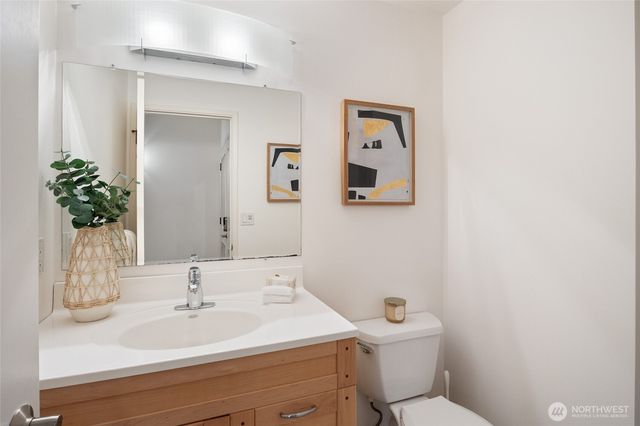 1564 Hillside Drive SE, Issaquah, WA 98027