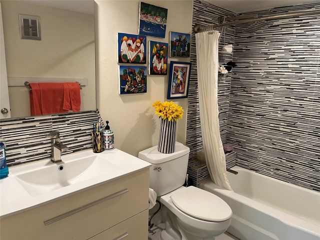 639 W Oakland Park Boulevard 104-D, Oakland Park, FL 33311