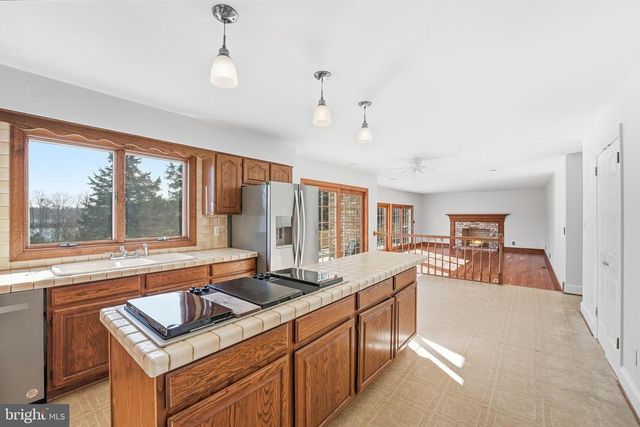 6743 LAKE DR, Warrenton, VA 20187