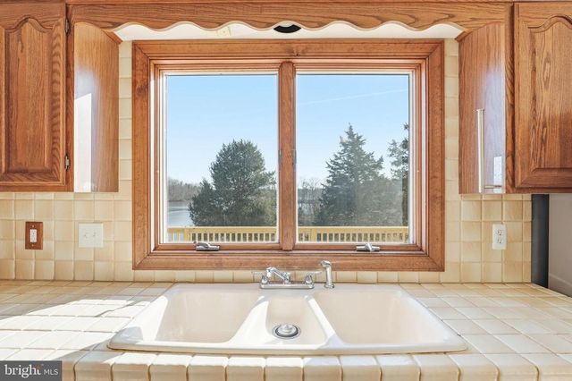 6743 LAKE DR, Warrenton, VA 20187