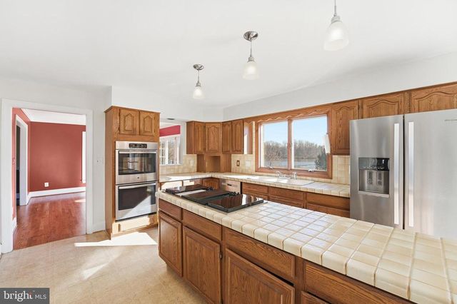 6743 LAKE DR, Warrenton, VA 20187