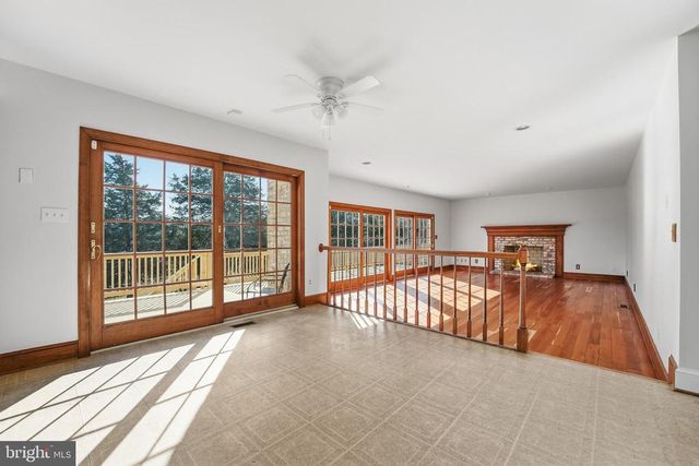 6743 LAKE DR, Warrenton, VA 20187