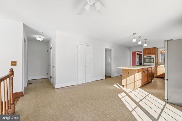 6743 LAKE DR, Warrenton, VA 20187