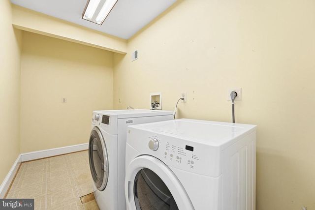 6743 LAKE DR, Warrenton, VA 20187