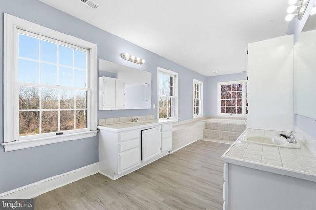 6743 LAKE DR, Warrenton, VA 20187