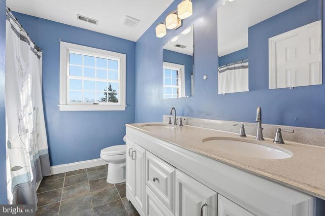 6743 LAKE DR, Warrenton, VA 20187