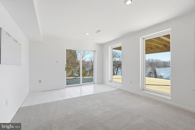 6743 LAKE DR, Warrenton, VA 20187