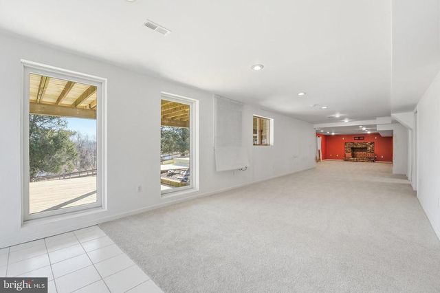 6743 LAKE DR, Warrenton, VA 20187