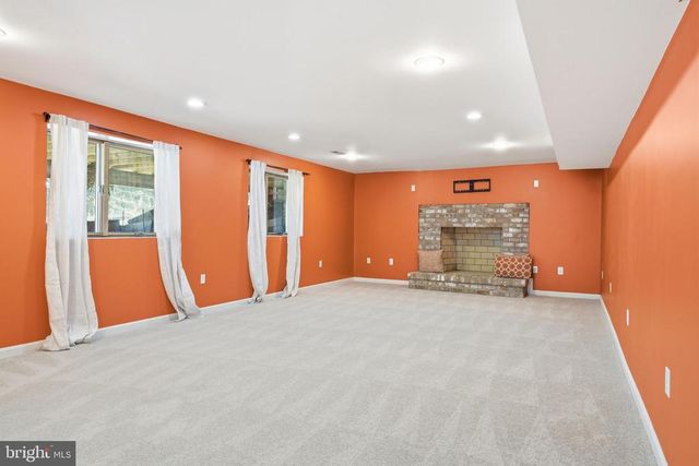 6743 LAKE DR, Warrenton, VA 20187