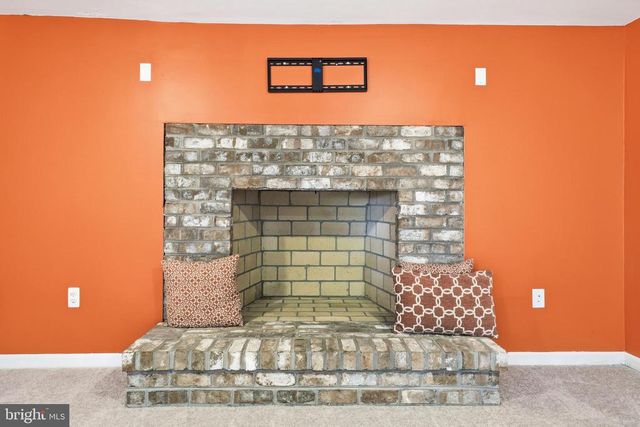 6743 LAKE DR, Warrenton, VA 20187