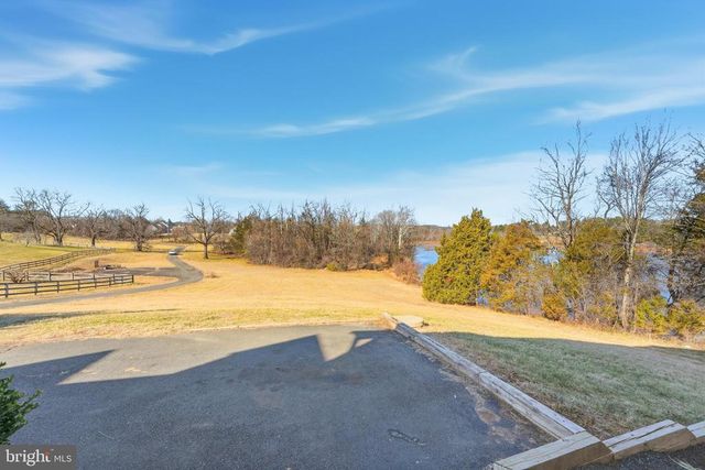 6743 LAKE DR, Warrenton, VA 20187