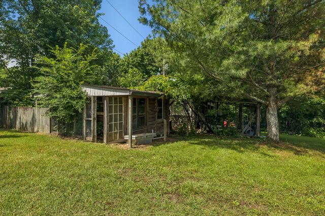 1286 Harsh Ln, Castalian Springs, TN 37031