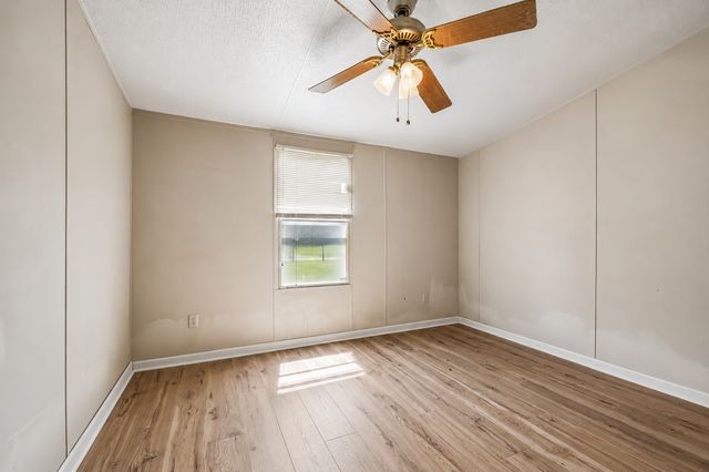 1286 Harsh Ln, Castalian Springs, TN 37031