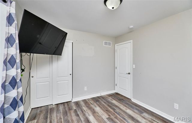 70 Village Circle Drive, Winfield, MO 63389