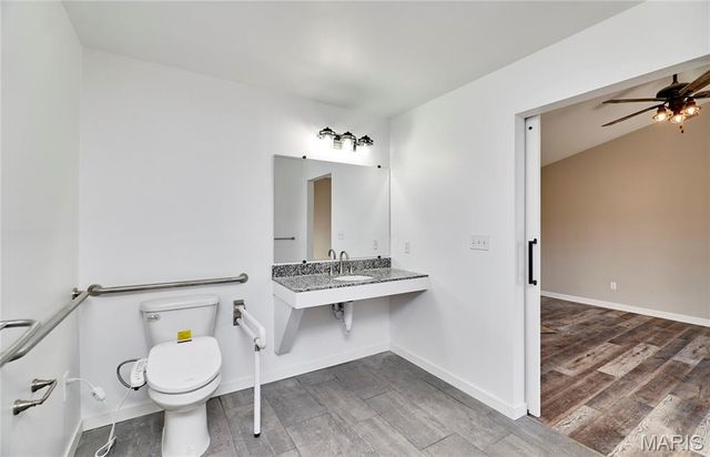 70 Village Circle Drive, Winfield, MO 63389