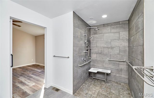 70 Village Circle Drive, Winfield, MO 63389