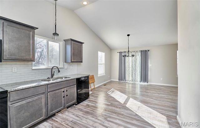 70 Village Circle Drive, Winfield, MO 63389