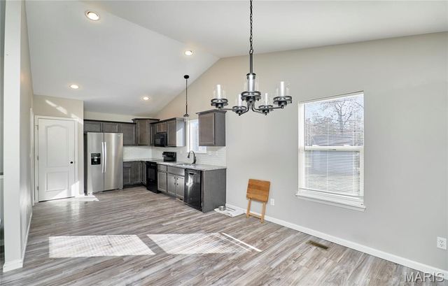 70 Village Circle Drive, Winfield, MO 63389