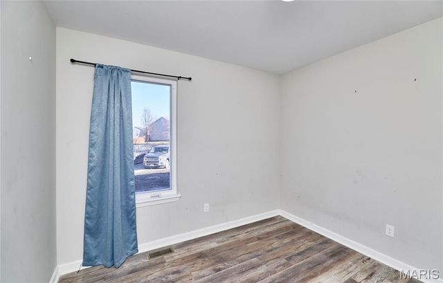 70 Village Circle Drive, Winfield, MO 63389