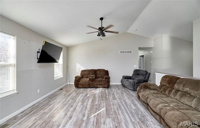 70 Village Circle Drive, Winfield, MO 63389