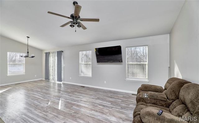 70 Village Circle Drive, Winfield, MO 63389