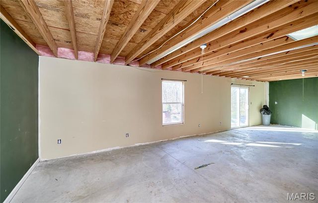 70 Village Circle Drive, Winfield, MO 63389