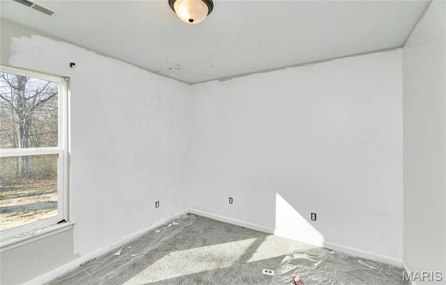 70 Village Circle Drive, Winfield, MO 63389