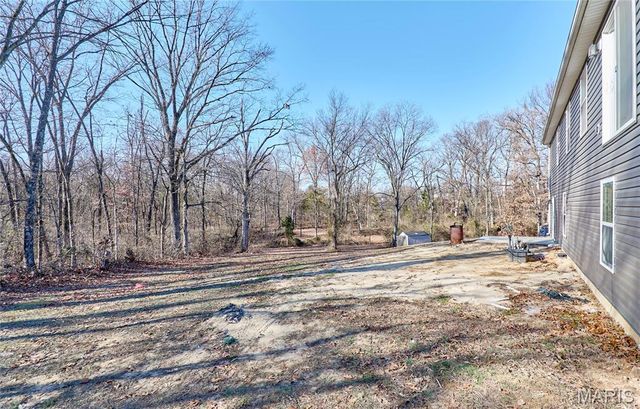 70 Village Circle Drive, Winfield, MO 63389