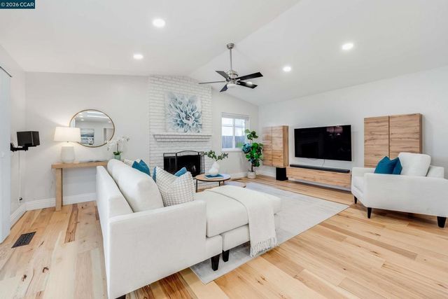 3374 Whitehaven Drive, Walnut Creek, CA 94598