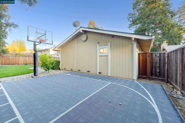 3374 Whitehaven Drive, Walnut Creek, CA 94598