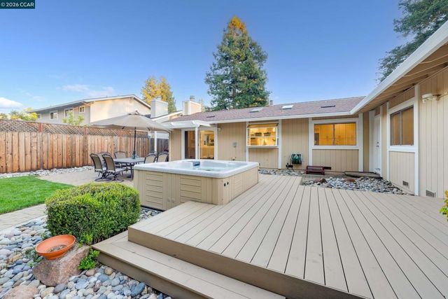 3374 Whitehaven Drive, Walnut Creek, CA 94598