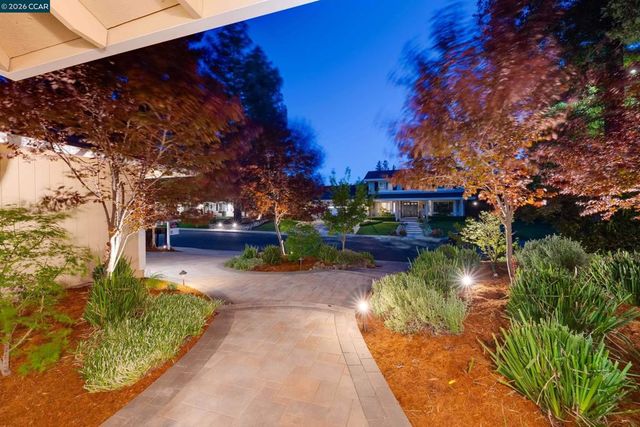3374 Whitehaven Drive, Walnut Creek, CA 94598