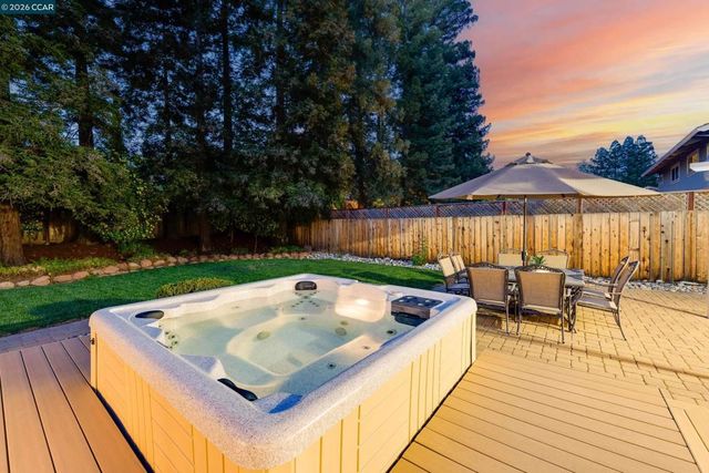 3374 Whitehaven Drive, Walnut Creek, CA 94598