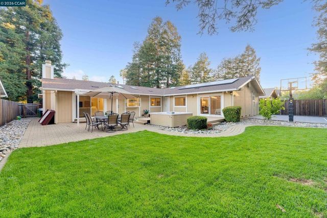 3374 Whitehaven Drive, Walnut Creek, CA 94598