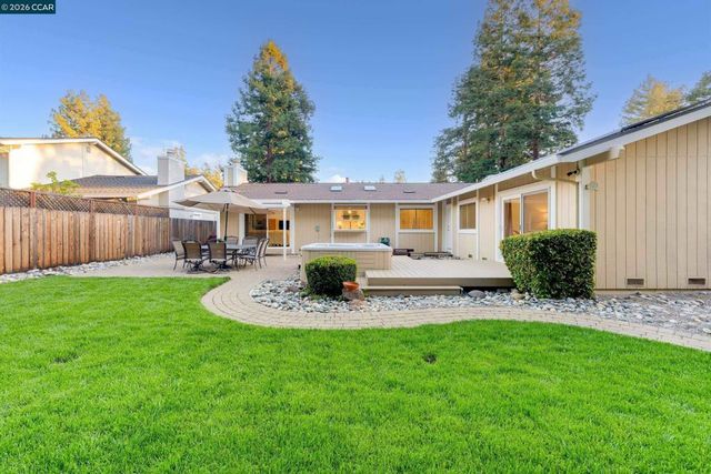 3374 Whitehaven Drive, Walnut Creek, CA 94598