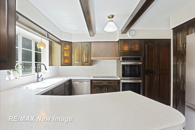 2309 Nurmi Drive, Bay City, MI 48708