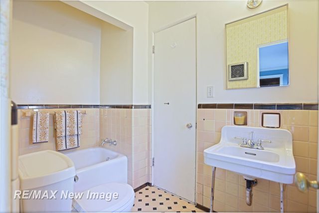 2309 Nurmi Drive, Bay City, MI 48708