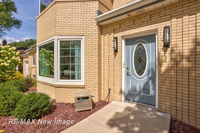 2309 Nurmi Drive, Bay City, MI 48708