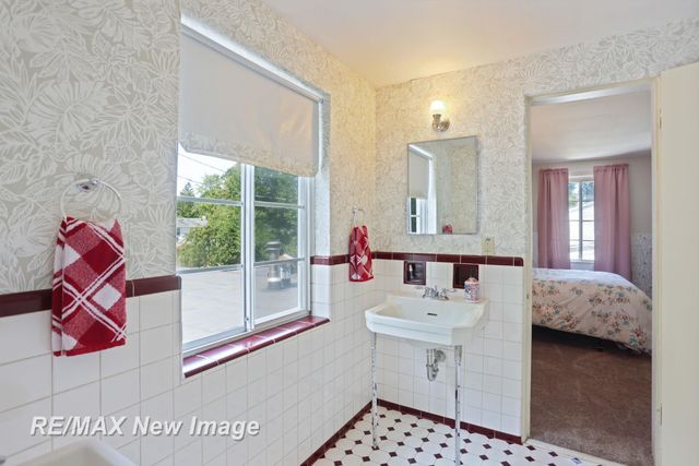 2309 Nurmi Drive, Bay City, MI 48708