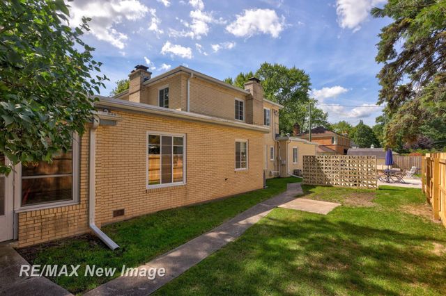 2309 Nurmi Drive, Bay City, MI 48708