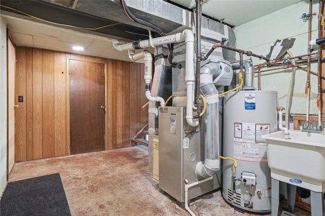 3143 New Hampshire Drive, Lower Burrell, PA 15068